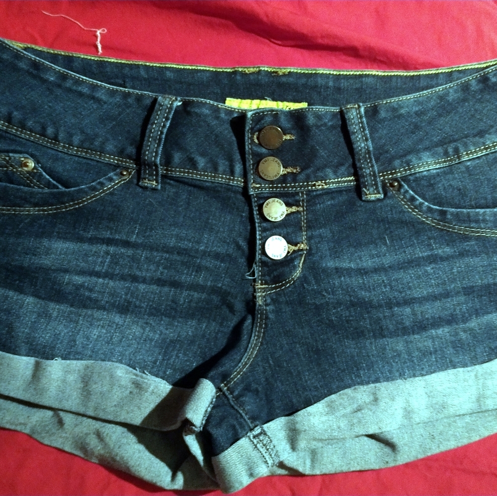 YMI Wanna Betta Butt button-fly shorts